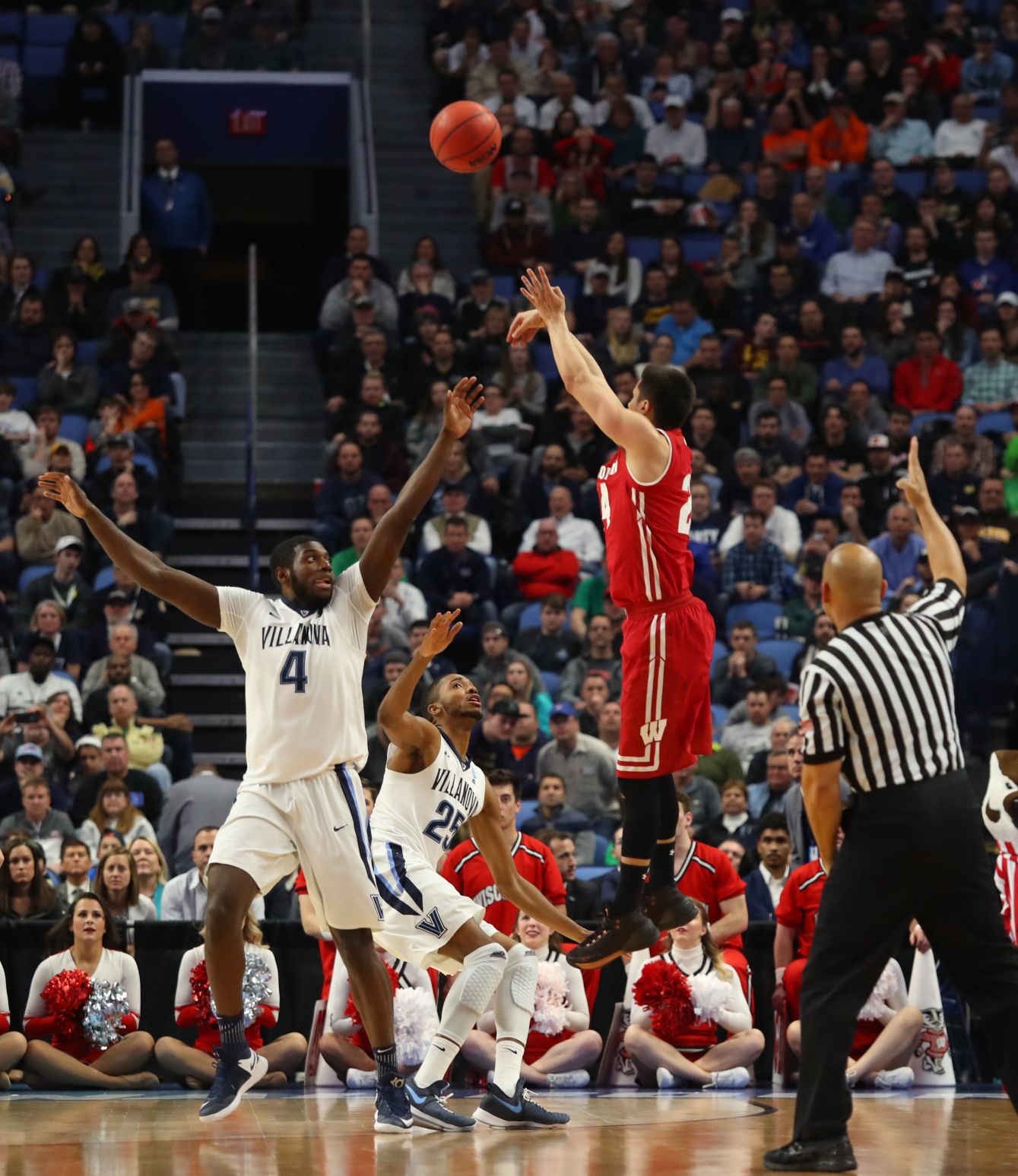 Badgers 65, Wildcats 62